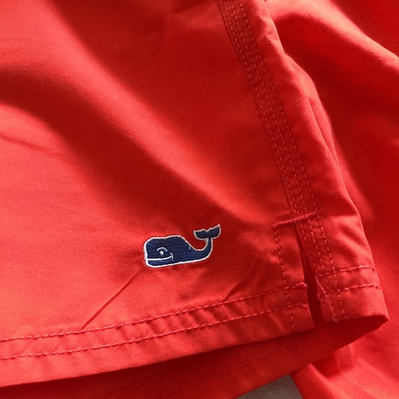 Vineyard vines Swim Trunks. - Picture 6 of 7